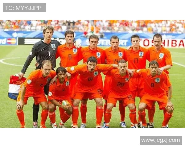 荷兰足球运动员的辉煌历程与对世界足球的影响分析 荷兰足球运动员的辉煌历程与对世界足球的影响分析